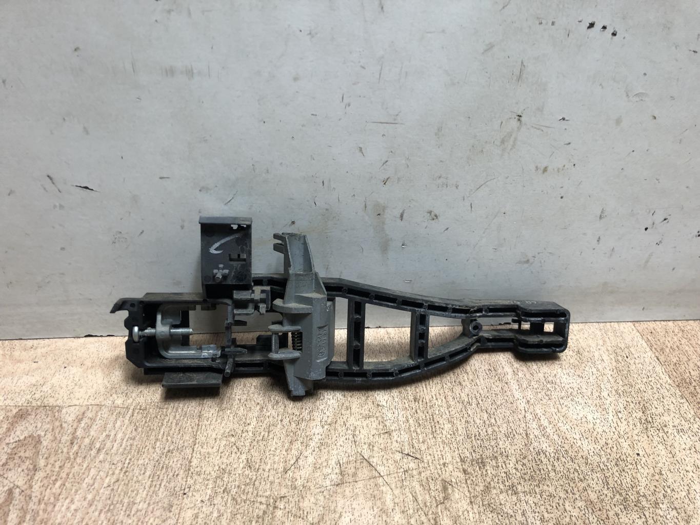 Support poignee porte arriere gauche FORD C-MAX 1 PHASE 2 Diesel - 1