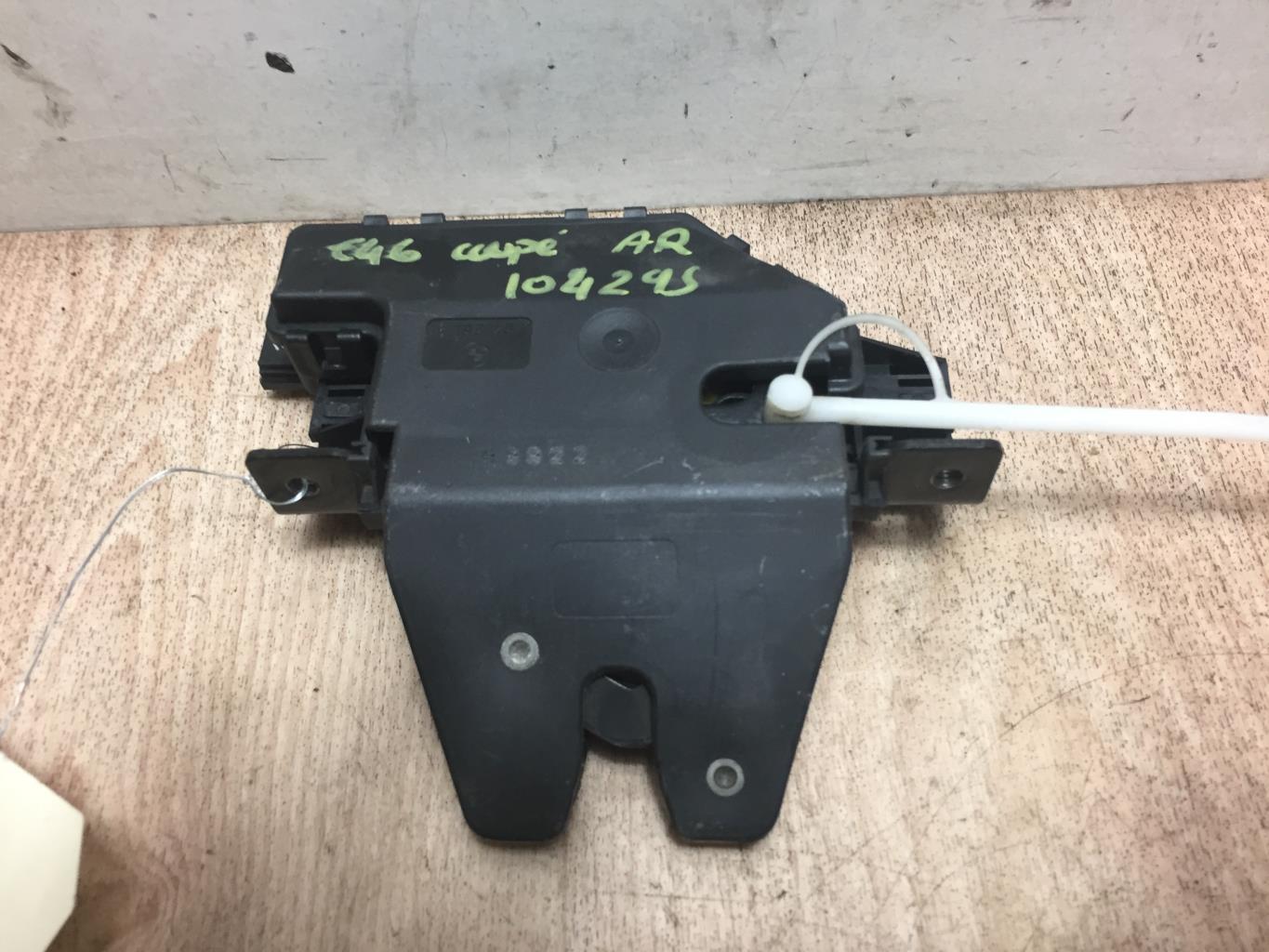 Serrure de coffre BMW SERIE 3 E46 COUPE PHASE 1 Essence - 1