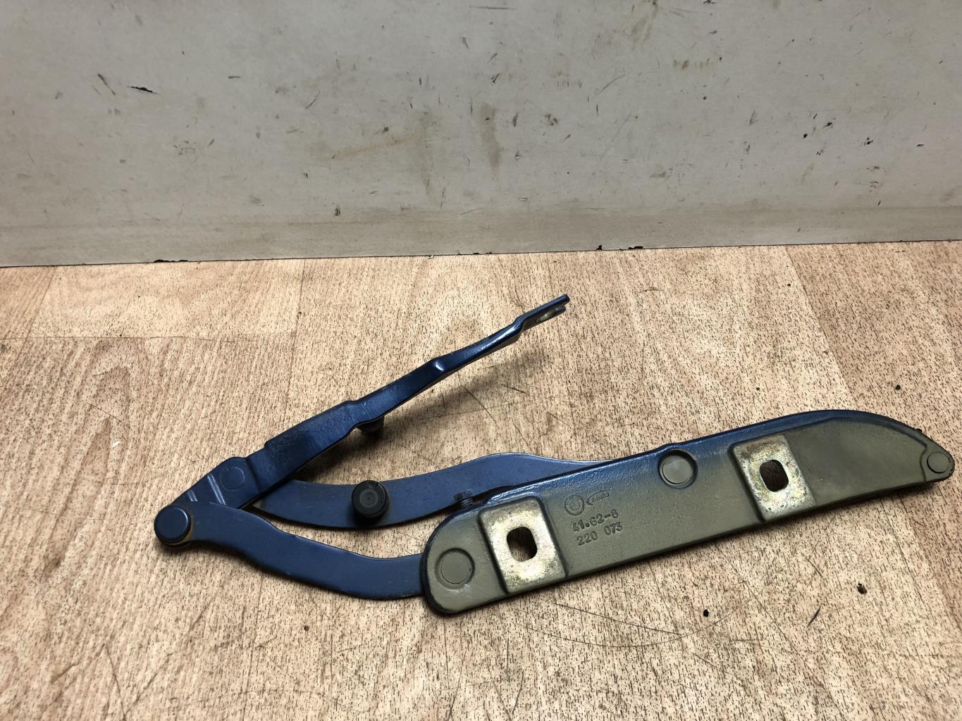 Charniere de hayon BMW SERIE 3 E46 COUPE PHASE 1 Essence - 1