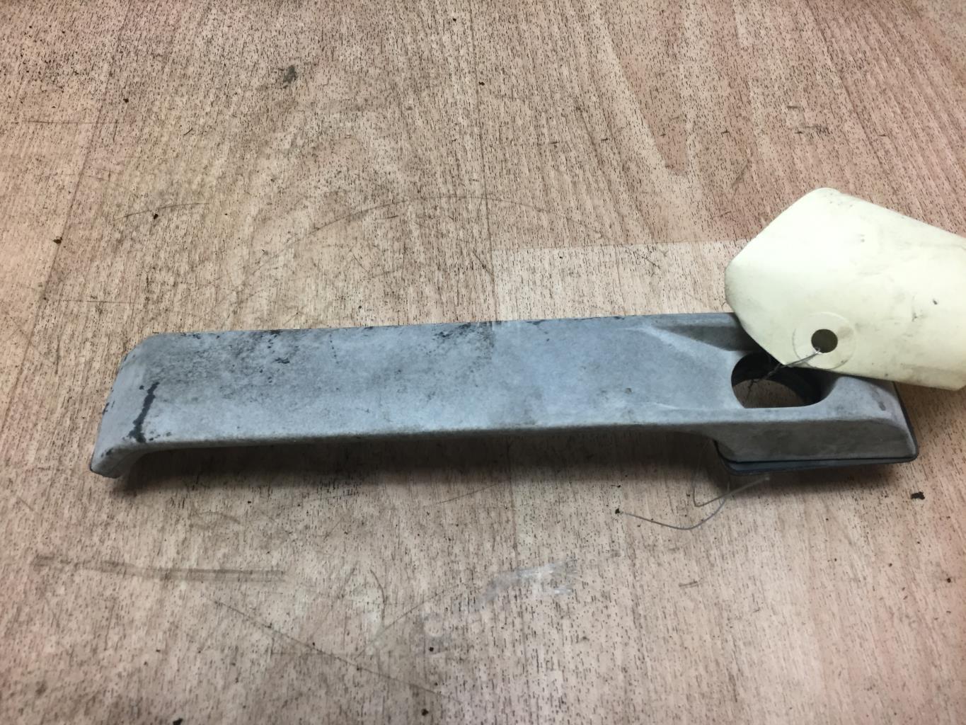 Poignee porte avant gauche RENAULT B80 Diesel - 1