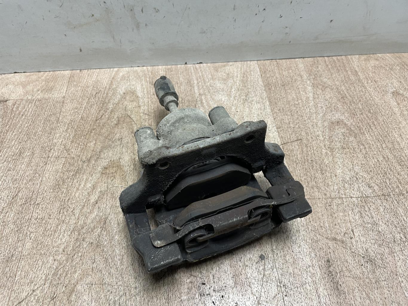 Pinza freni posteriore sinistra BMW SERIE 1 E81 Diésel - 1