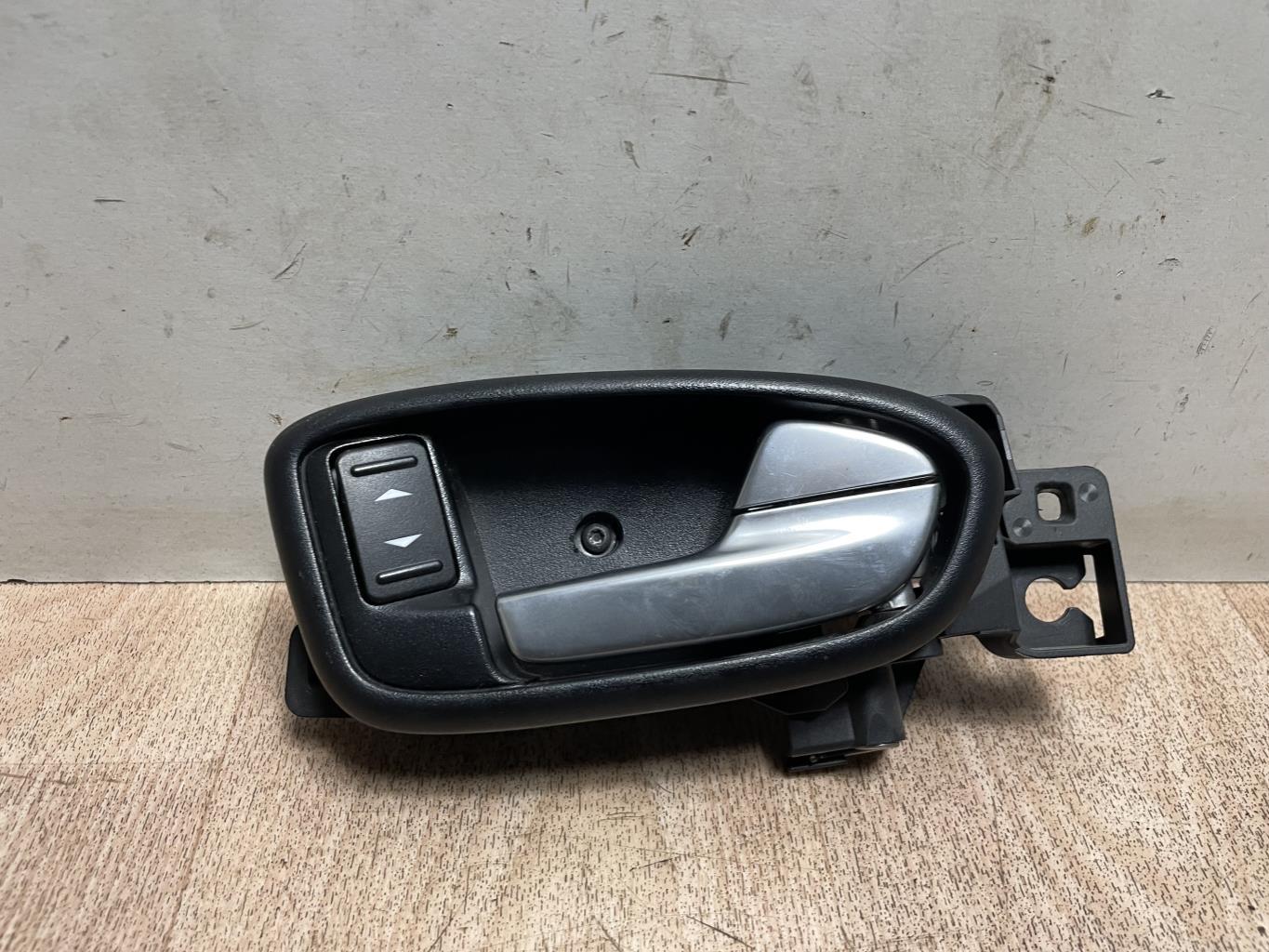 Maniglia interna anteriore destra FORD MONDEO 3 PHASE 1 BREAK Diésel - 1