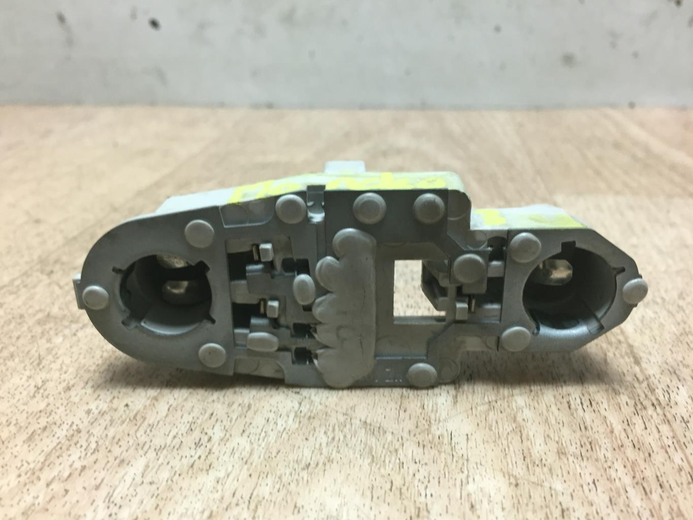 Base portalampade fanale posteriore sinistro FORD MONDEO 3 PHASE 1 BREAK Diésel - 1