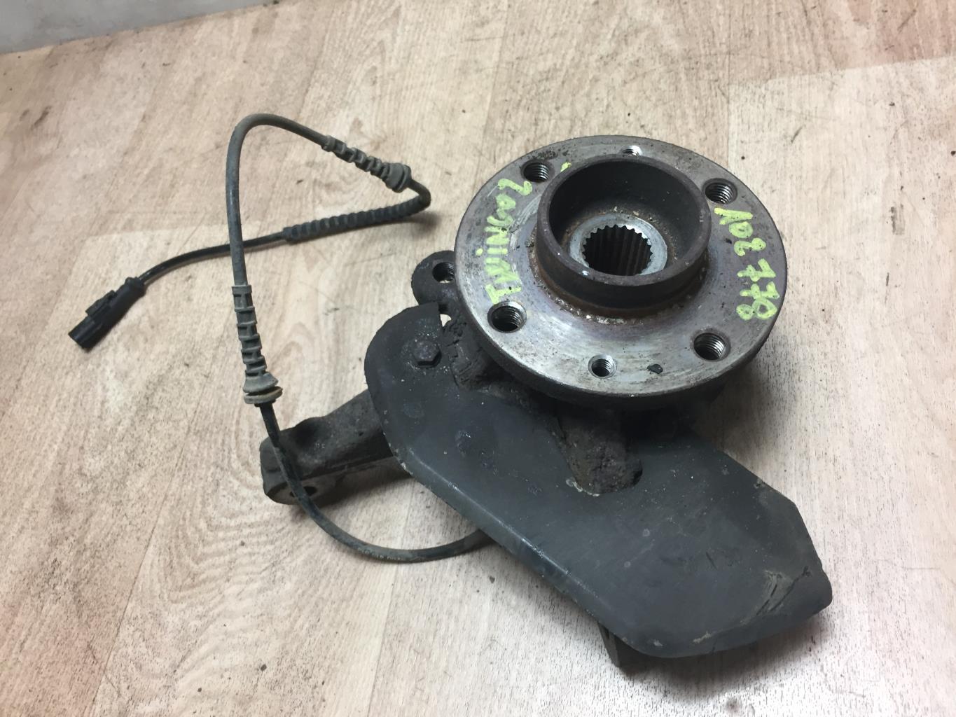 Fusee avant droit RENAULT TWINGO 2 PHASE 1 Essence - 1