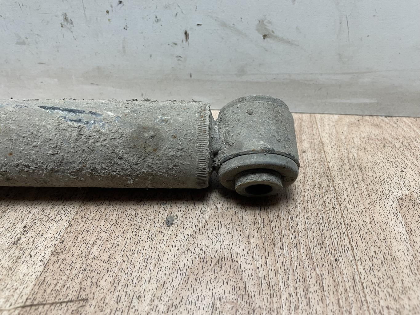 Ammortizzatore posteriore destro FORD MONDEO 3 PHASE 1 BREAK Diésel - 1