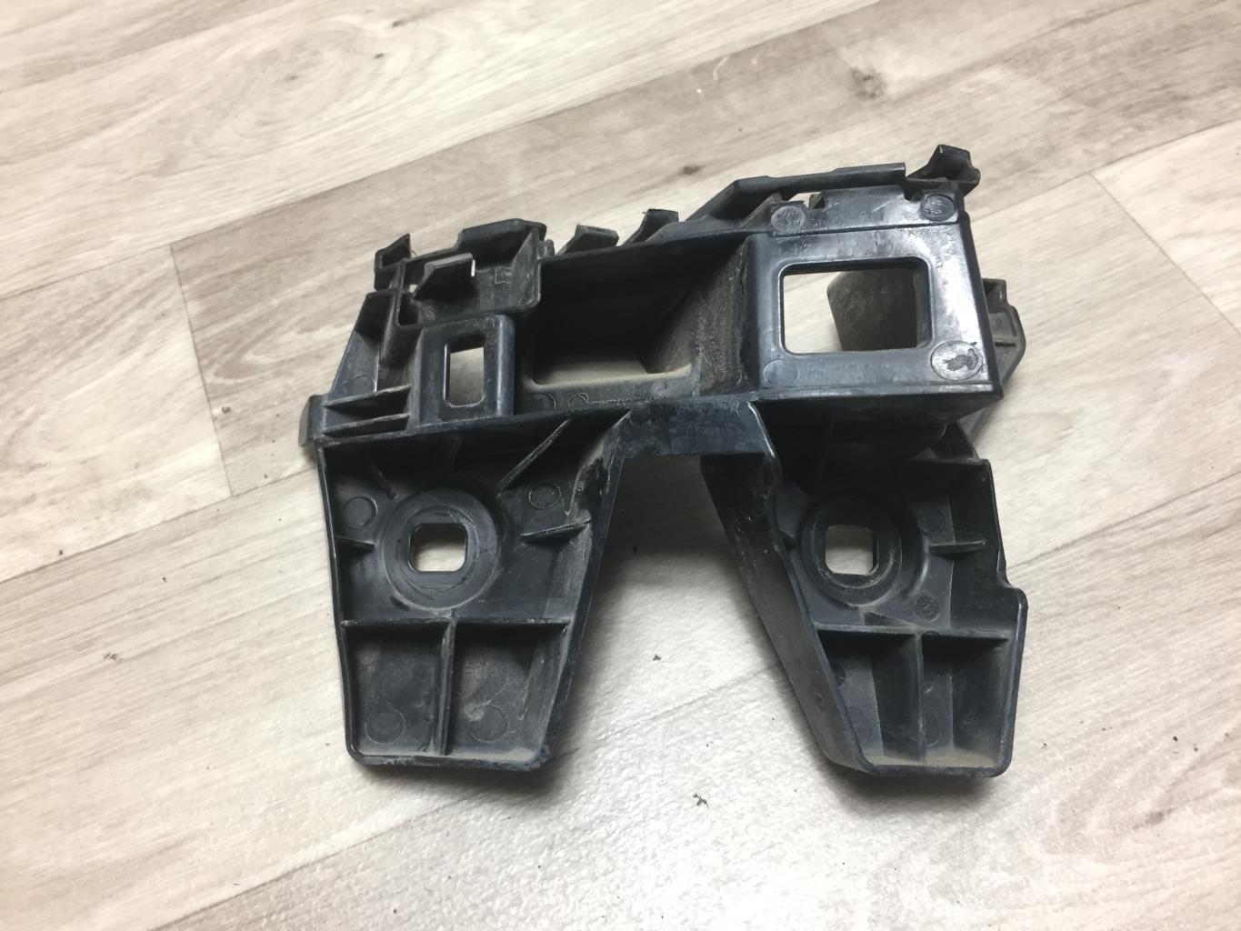 Support de pare chocs arriere VOLKSWAGEN PASSAT 7 PHASE 1 BREAK Diesel - 1