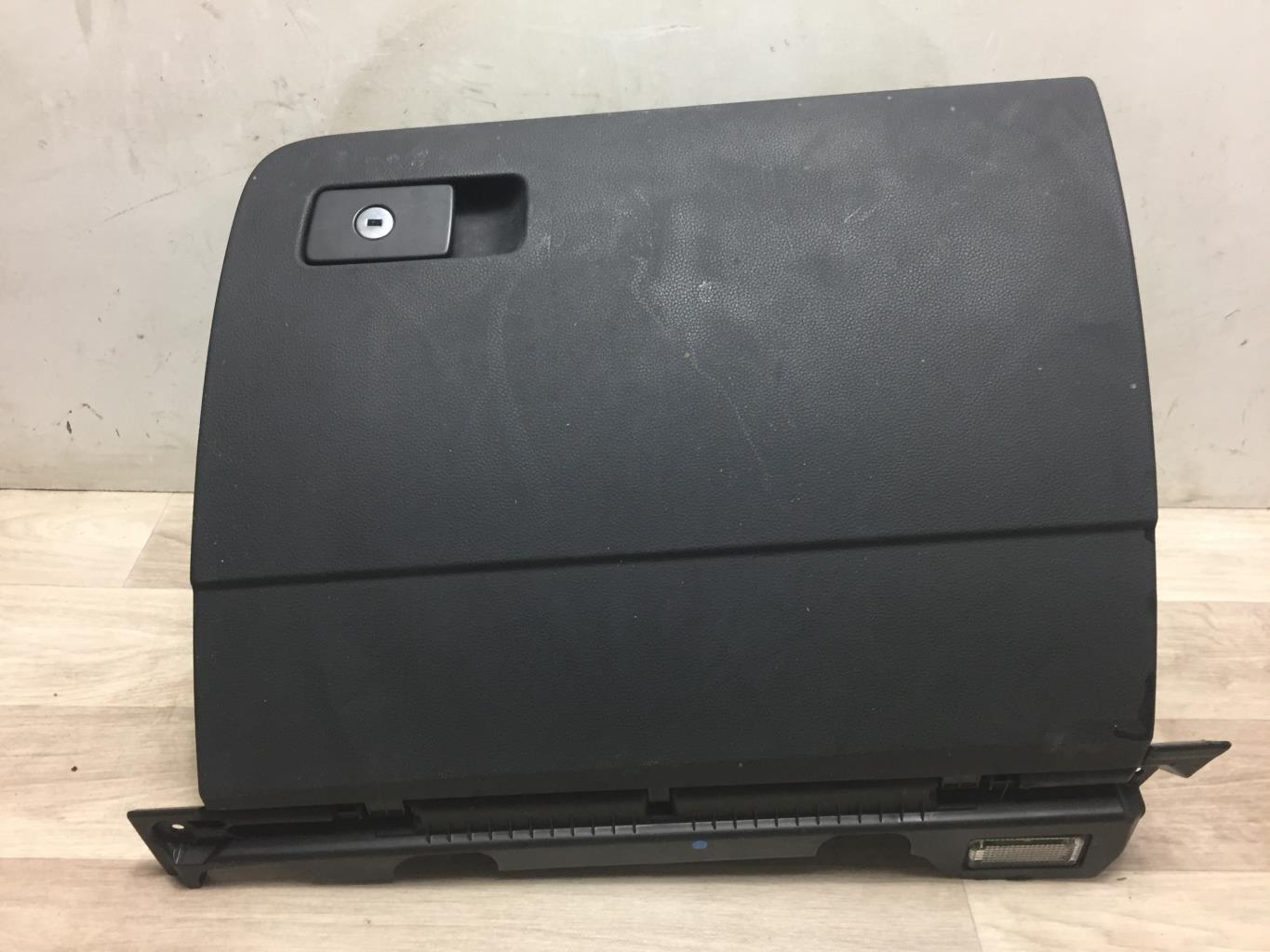 Boite a gants VOLKSWAGEN PASSAT 7 PHASE 1 BREAK Diesel - 1