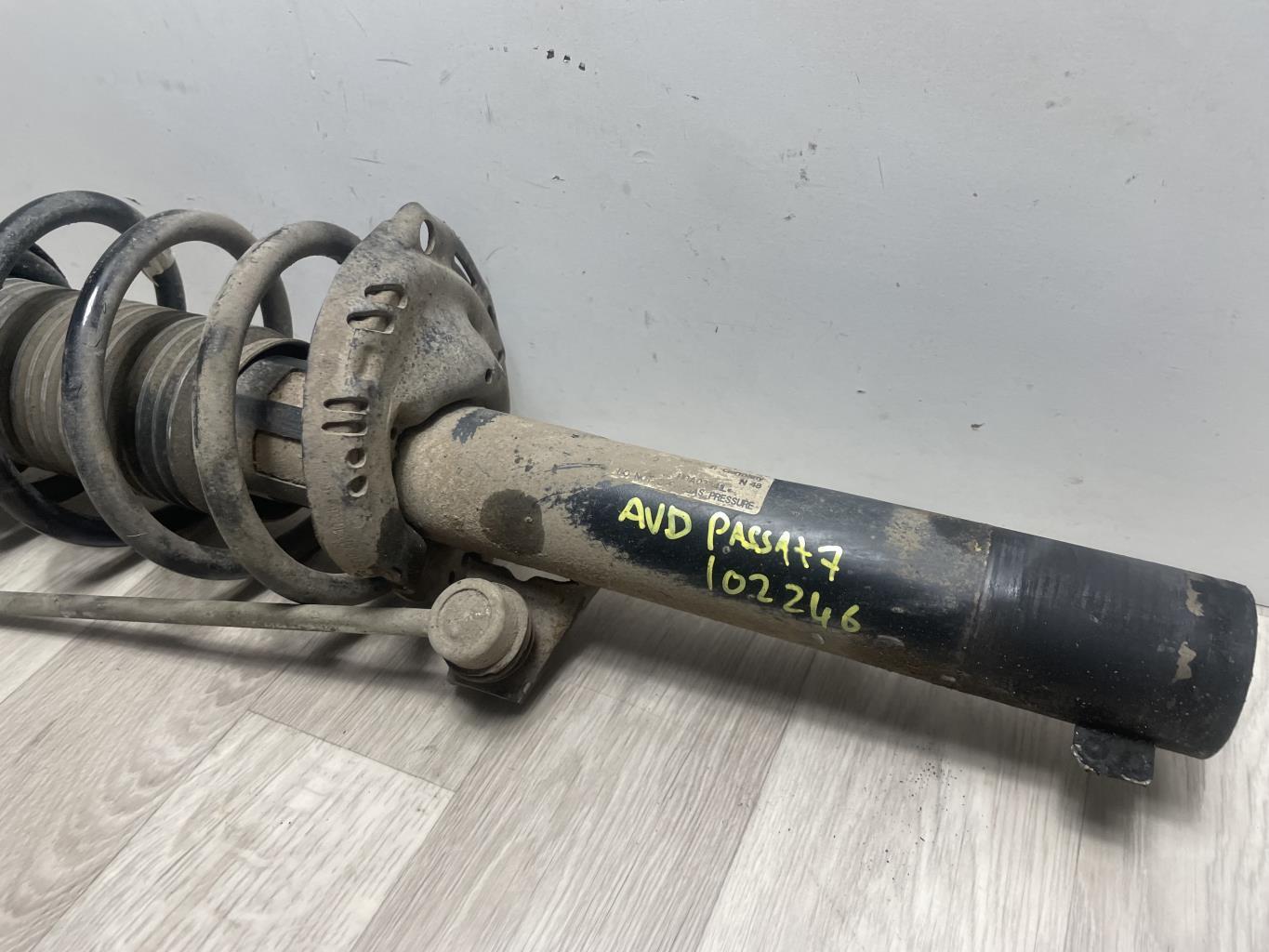Ammortizzatore anteriore destro VOLKSWAGEN PASSAT 7 PHASE 1 BREAK Diésel - 1