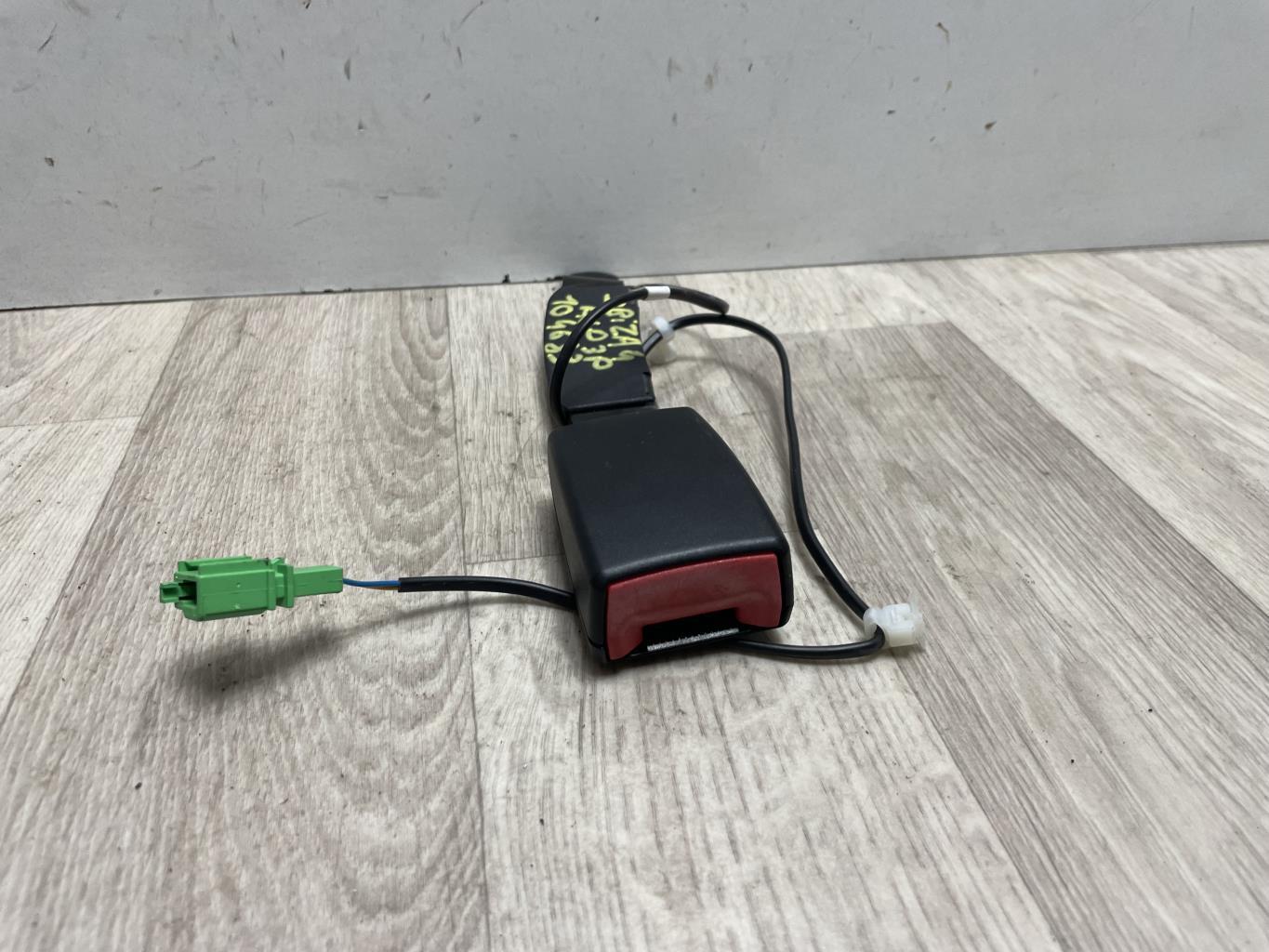 Aggancio cintura sicurezza anteriore destro SEAT IBIZA 4 PHASE 1 Gasolina - 1