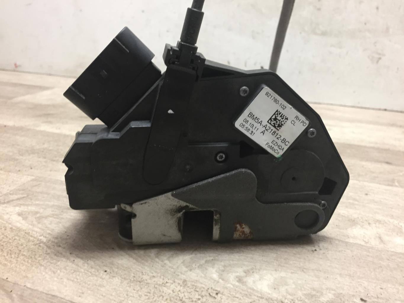 Serrure avant droit FORD FOCUS 3 PHASE 1 BREAK Diesel - 1