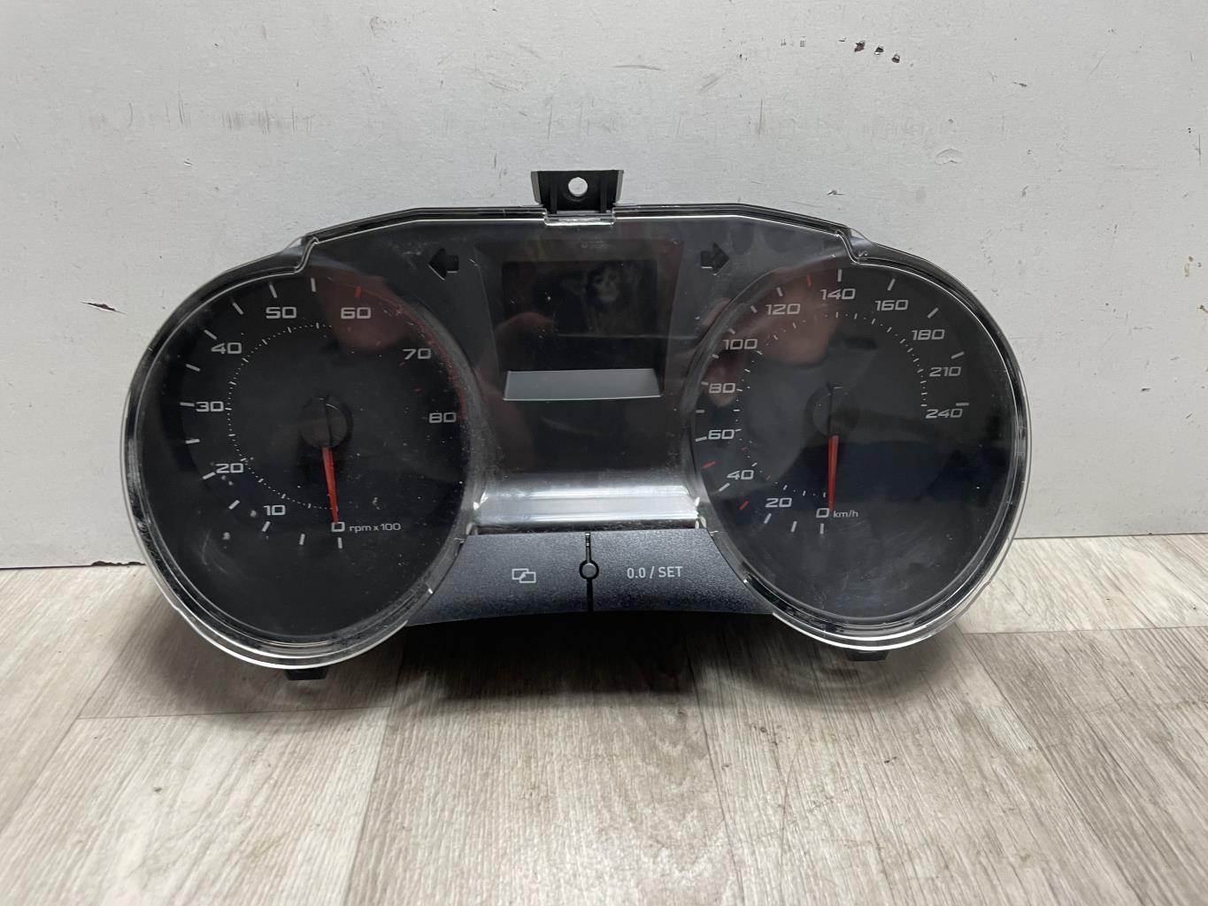 Compteur SEAT IBIZA 4 PHASE 1 Essence - 1