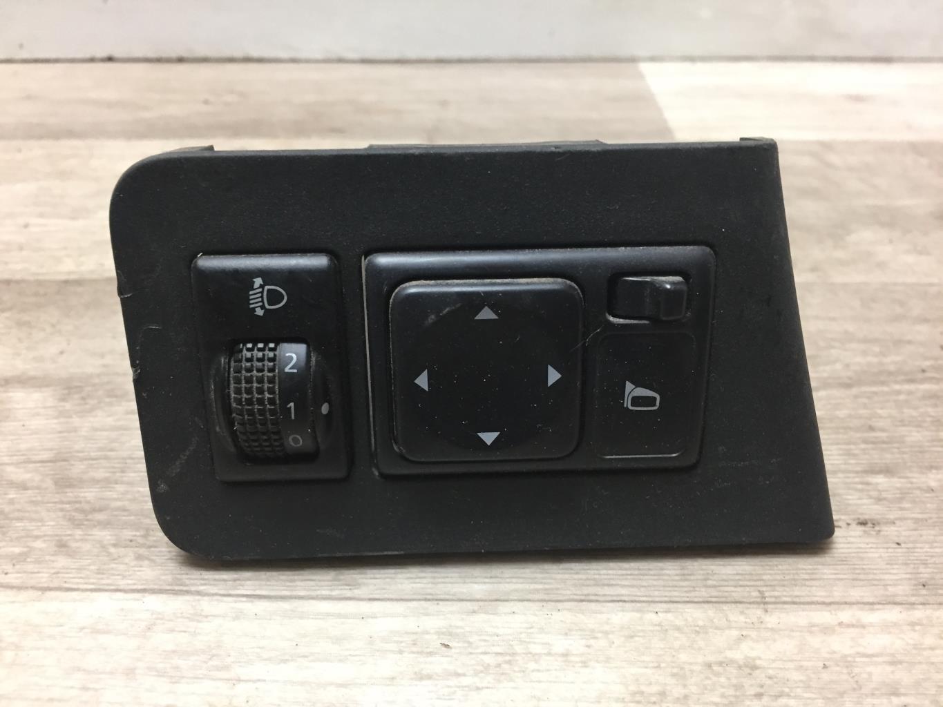 Commande retroviseurs NISSAN NV200 Diesel - 1