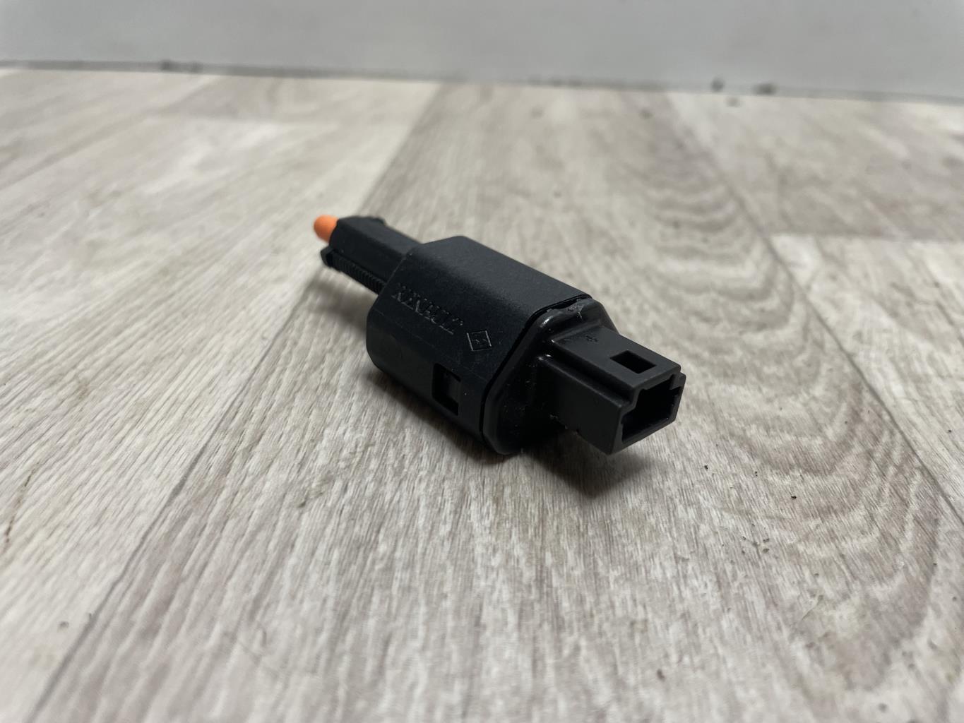 Contattore luce stop RENAULT MEGANE 3 PHASE 2 Gasolina - 1