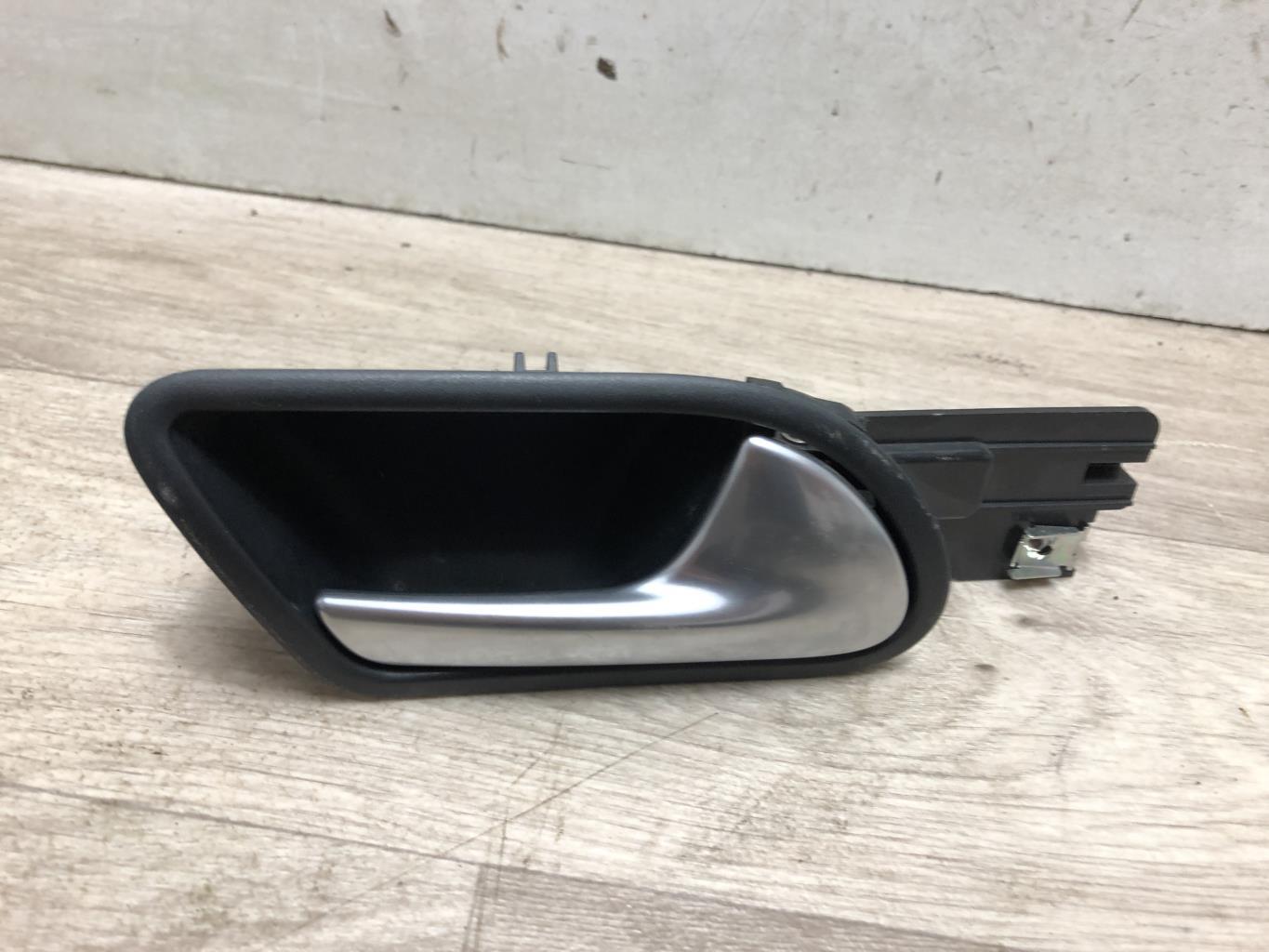 Maniglia interna anteriore destra VOLKSWAGEN GOLF 5 Diésel - 1