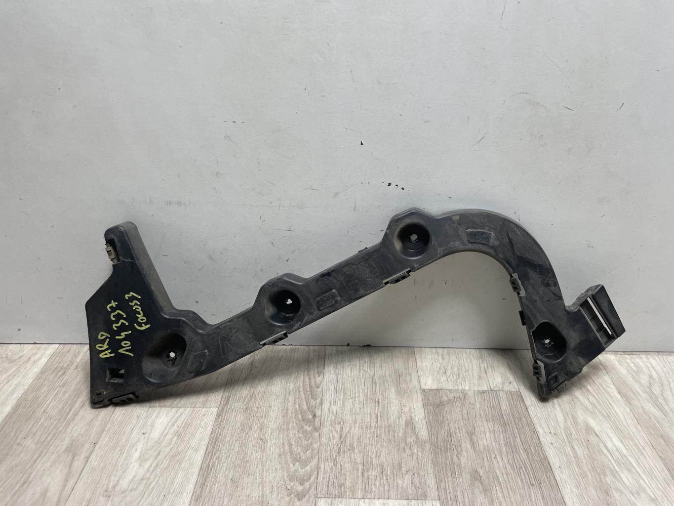 Support de pare chocs arriere FORD FOCUS 3 PHASE 1 BREAK Diesel - 1