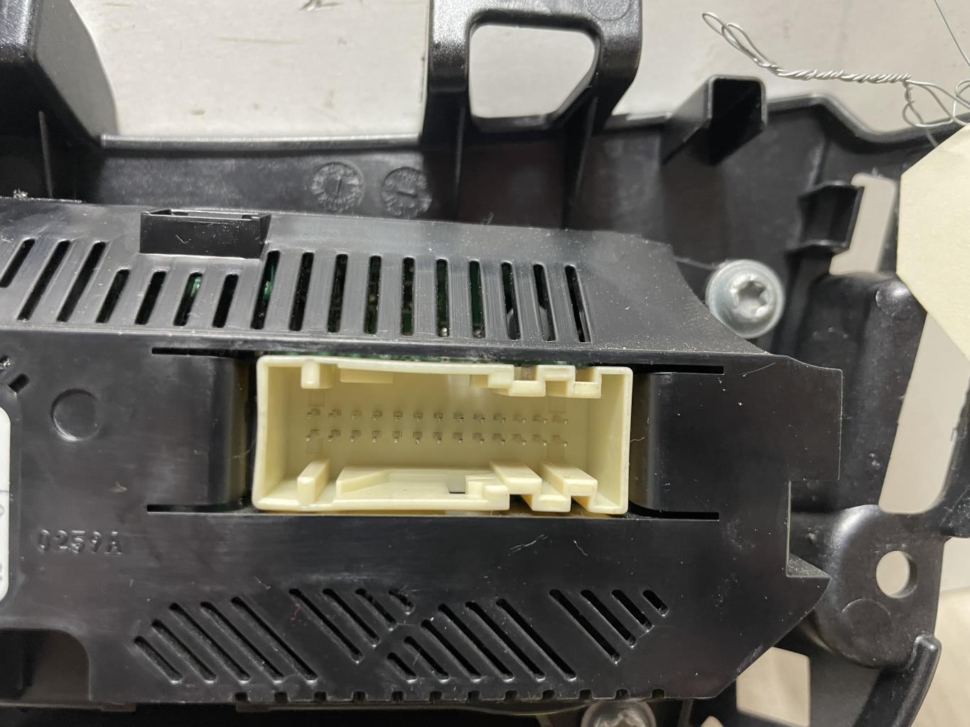 Commande chauffage FORD FOCUS 3 PHASE 1 BREAK Diesel - 1