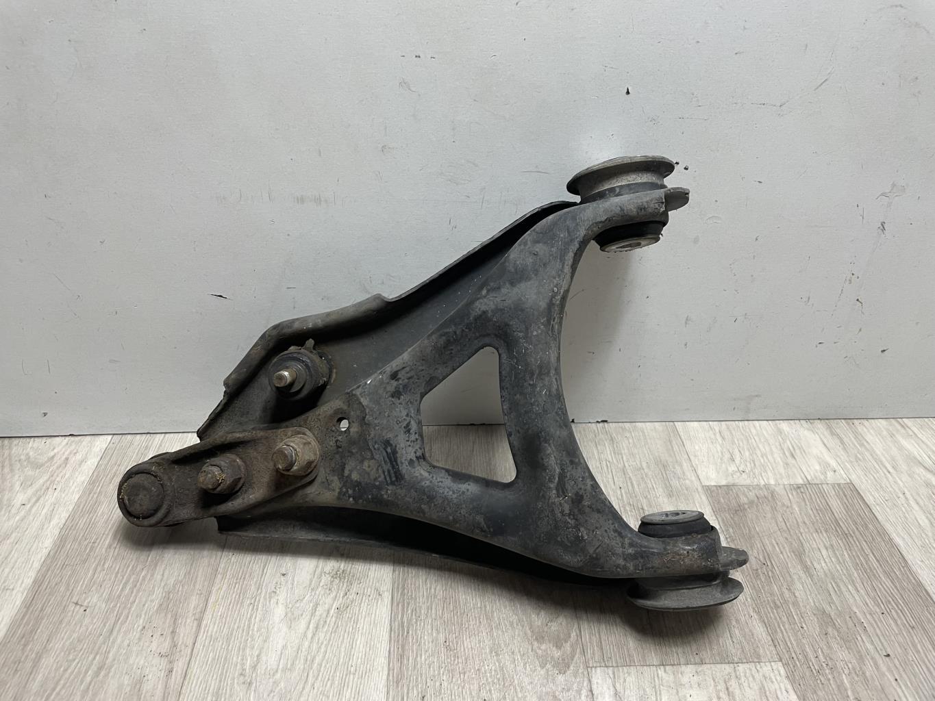 Braccio sospensione inferiore anteriore sinistro RENAULT CLIO 2 PHASE 2 Diésel - 1