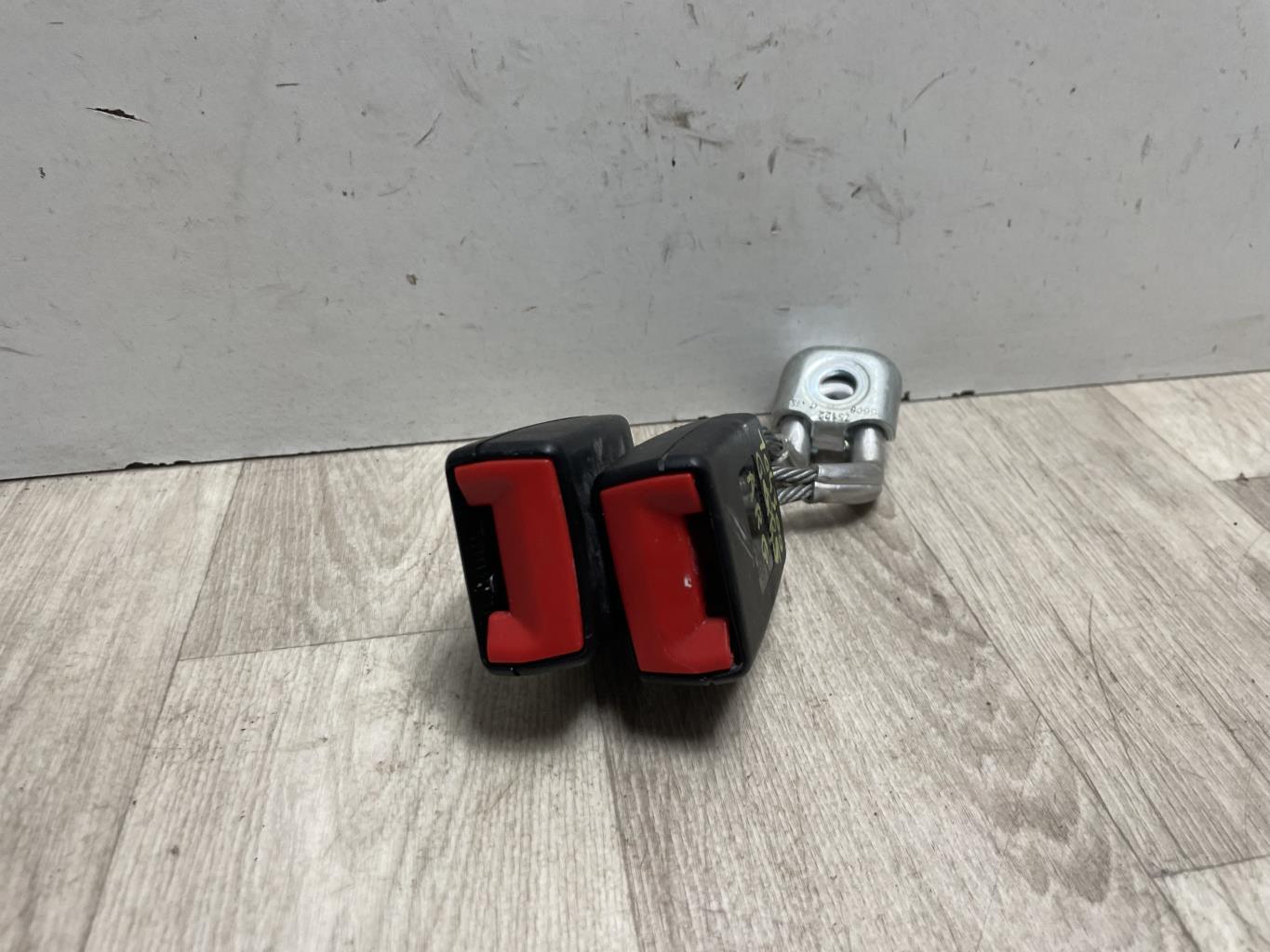 Aggancio cintura sicurezza posteriore sinistro VOLKSWAGEN GOLF 5 Diésel - 1