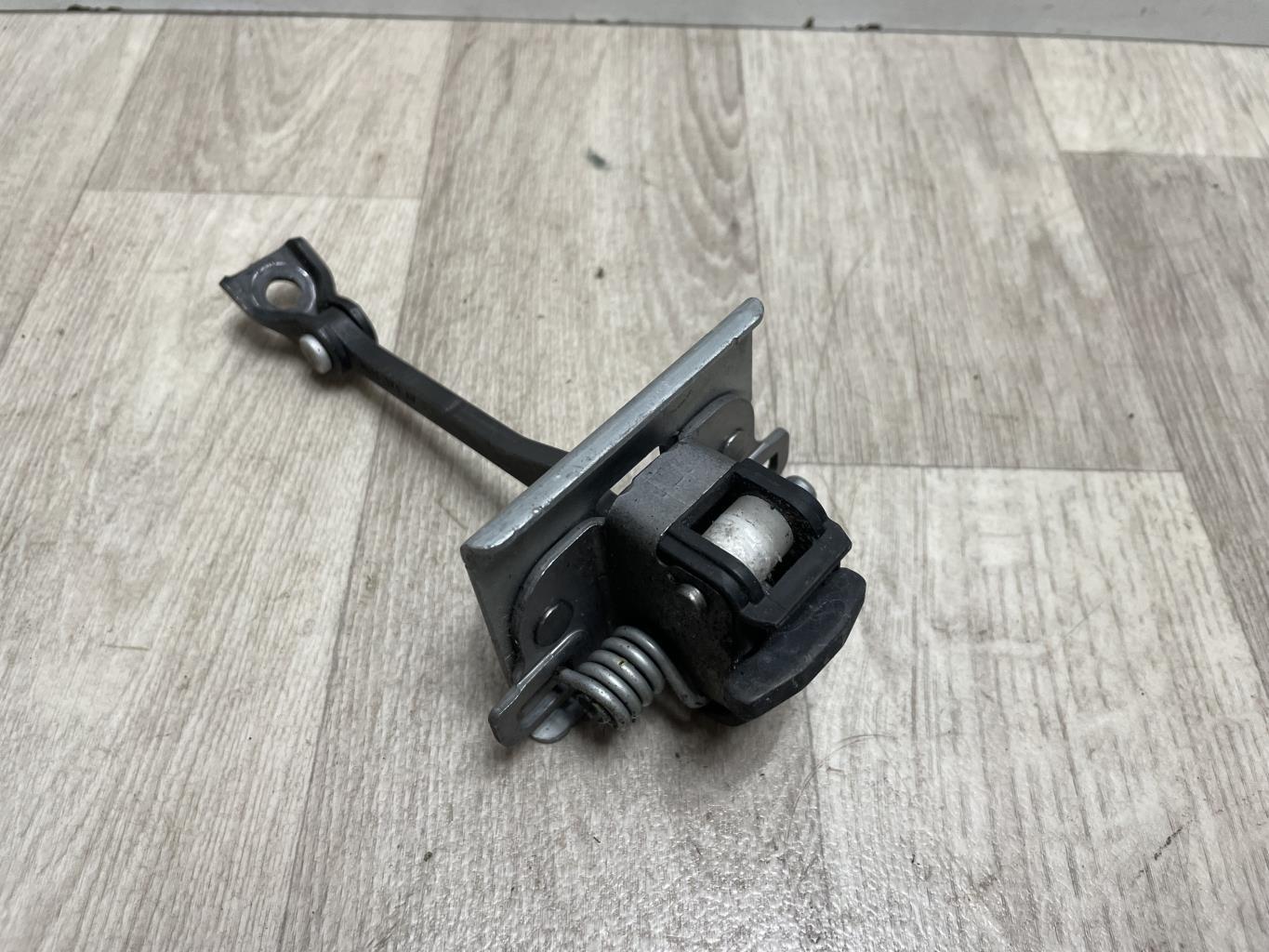 Tirante portiera anteriore destro PEUGEOT 308 1 SW PHASE 1 BREAK Diésel - 1