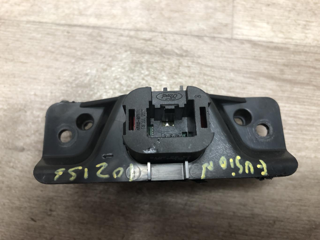 Bouton de warning FORD FUSION PHASE 2 Diesel - 1