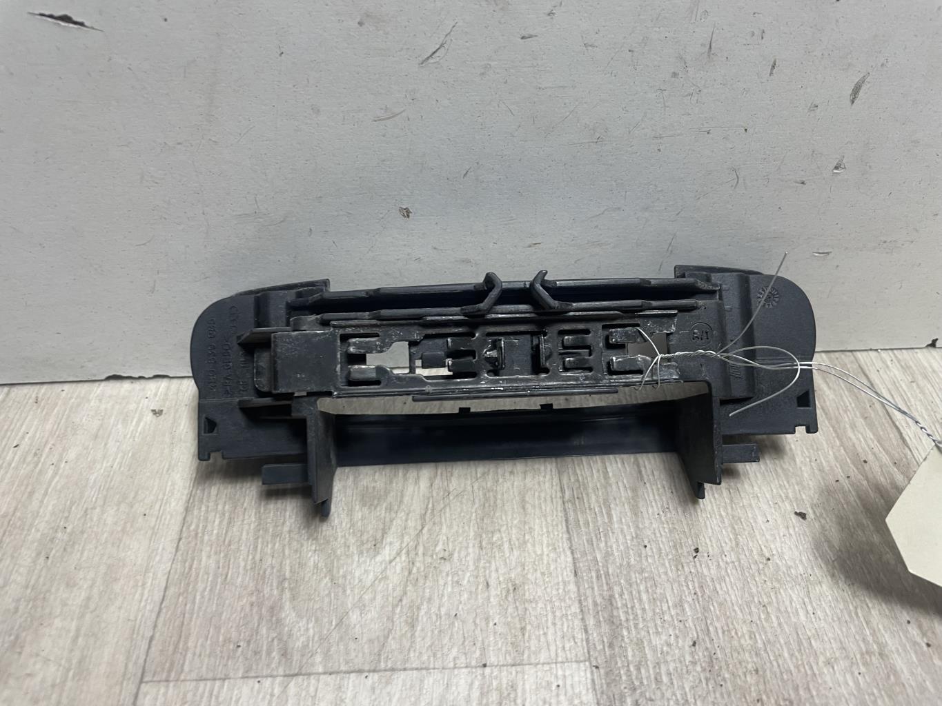 Support poignee porte avant droite AUDI A3 2 SPORTBACK PHASE 1 Diesel - 1