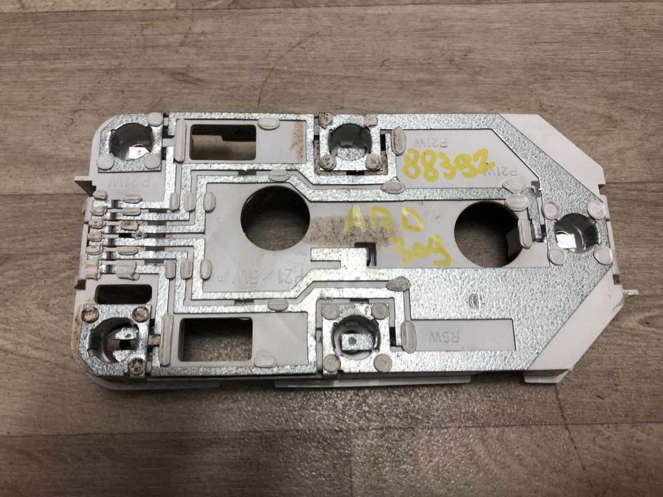 Base portalampade fanale posteriore destro PEUGEOT 309 PHASE 2 Diésel - 1