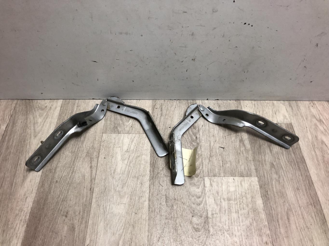 Charniere de capot PEUGEOT 607 PHASE 1 Diesel - 1