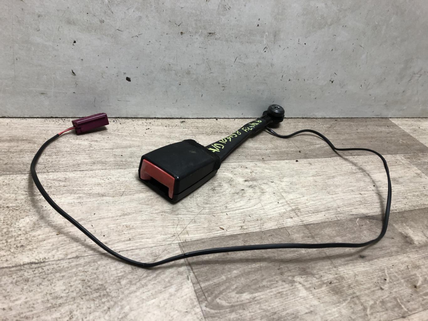 Aggancio cintura sicurezza anteriore destro FORD FIESTA 6 PHASE 1 Diésel - 1