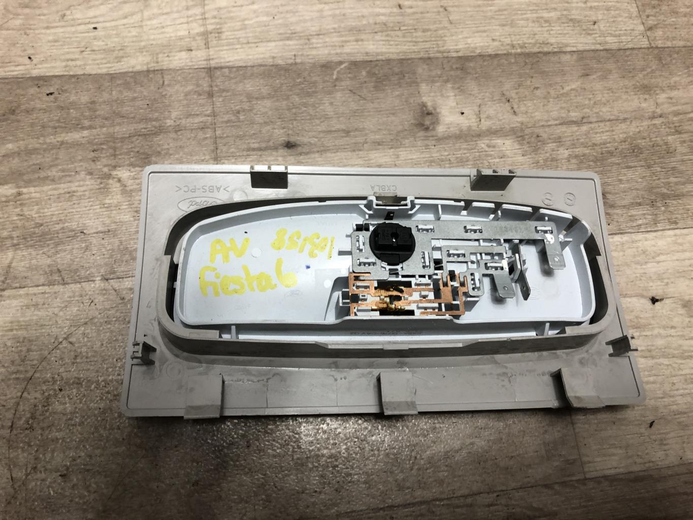 Eclairage de plafonnier FORD FIESTA 6 PHASE 1 Diesel - 1