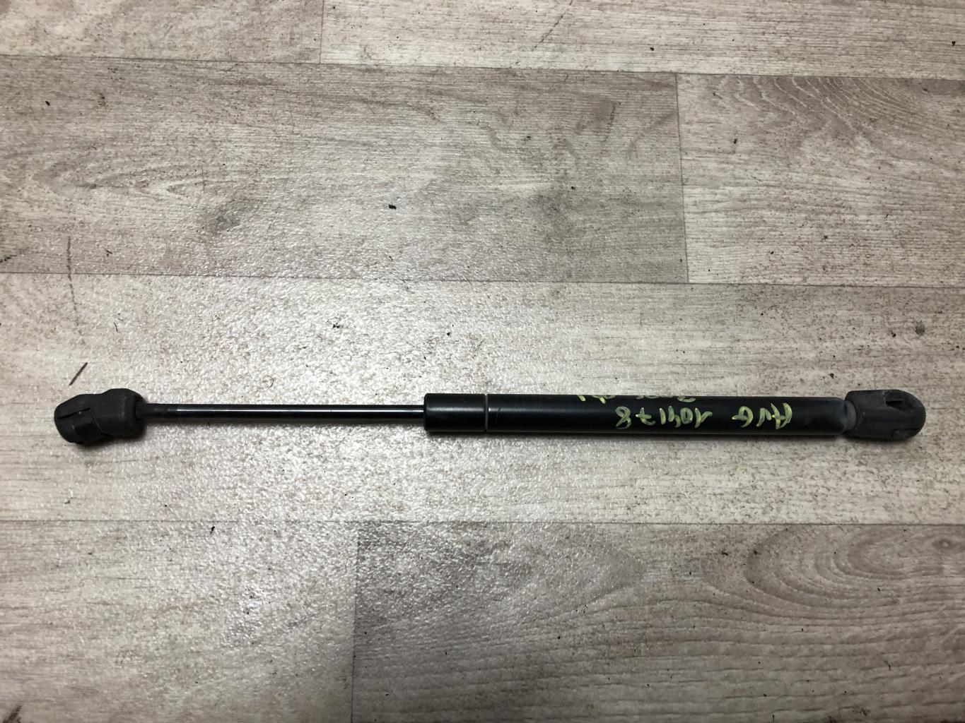 Verin de capot CHRYSLER 300C PHASE 1 BREAK Diesel - 1