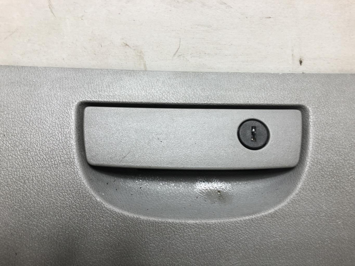 Boite a gants CHRYSLER 300C PHASE 1 BREAK Diesel - 1