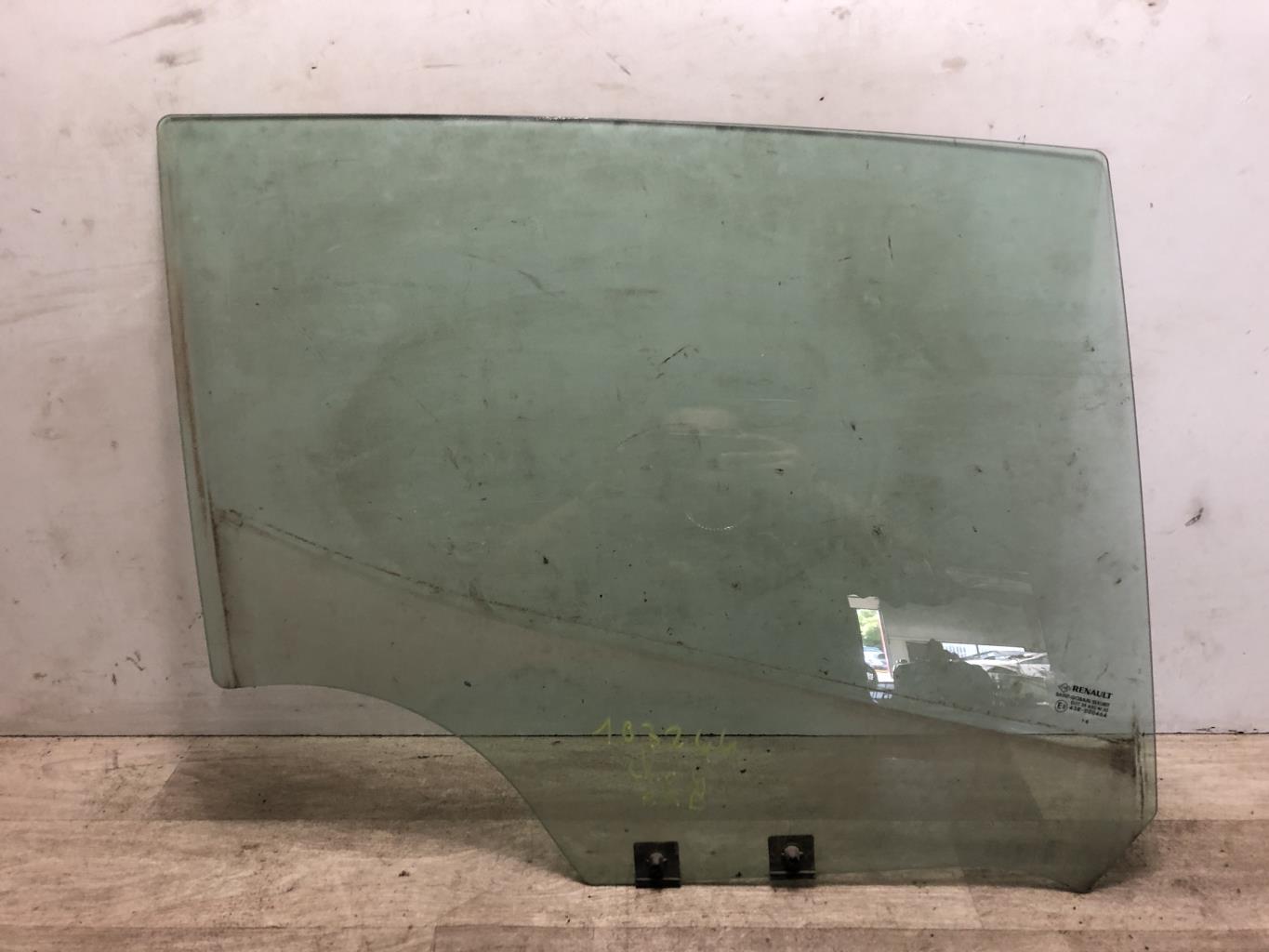 Vitre arriere droit RENAULT CLIO 4 PHASE 2 Essence - 1