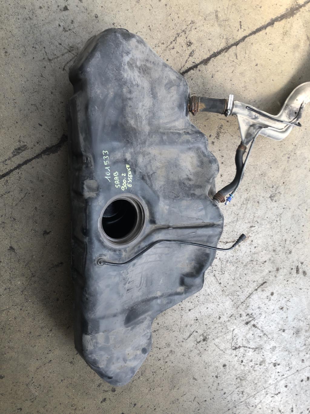 Reservoir SAAB 900 2 Essence - 1