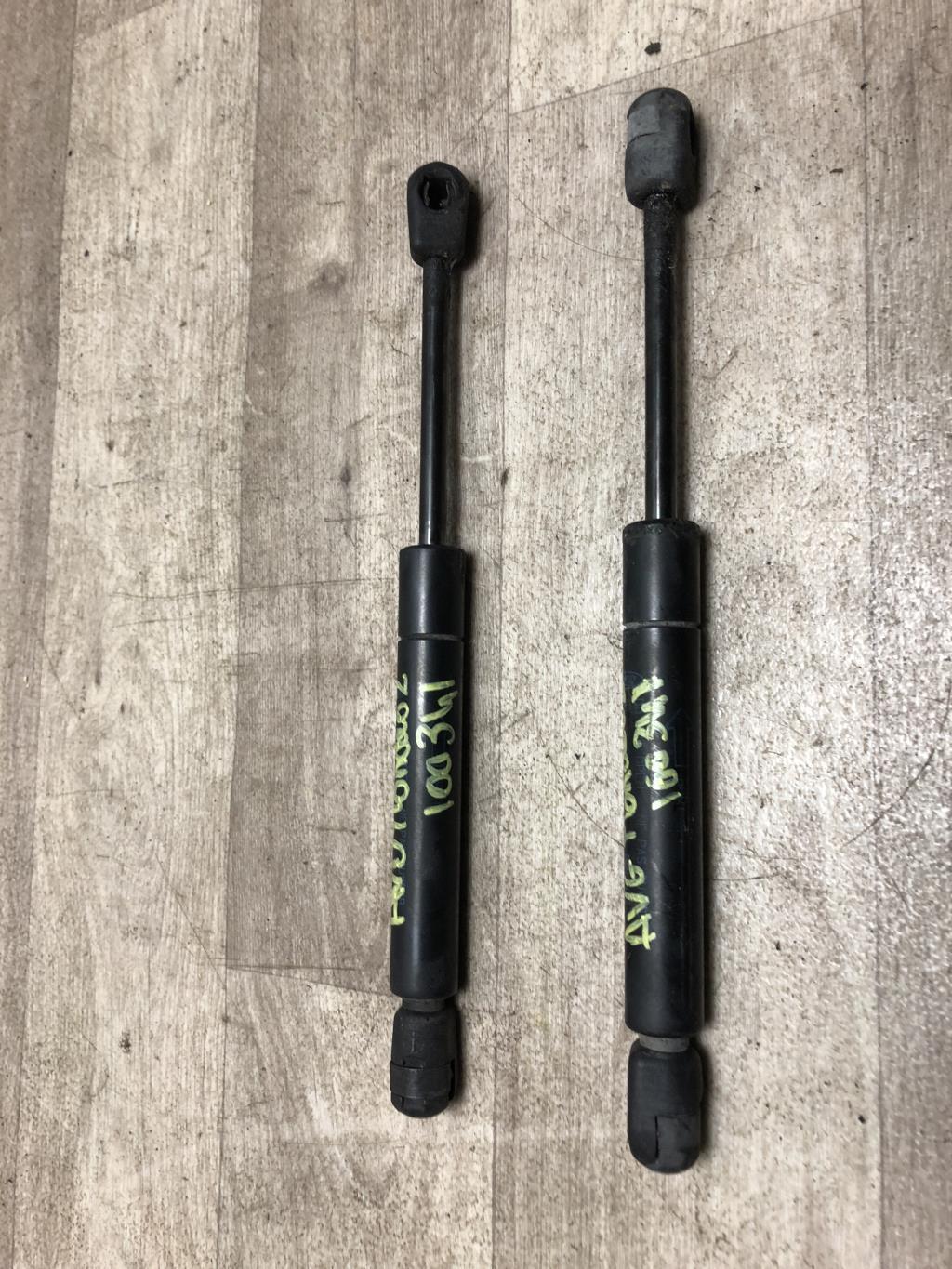 Verin de capot FORD MONDEO 2 Essence - 1