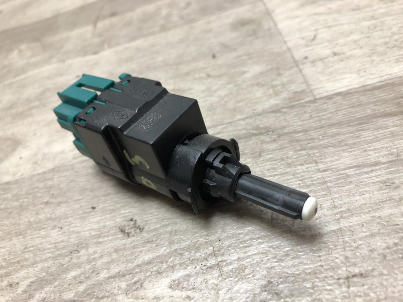 Contattore luce stop RENAULT CLIO 5 PHASE 1 Gasolina/Híbrido - 1