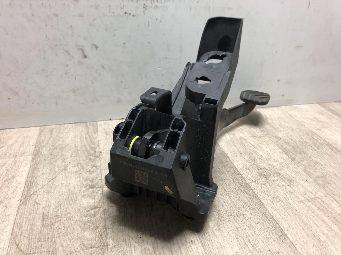 Pedale de frein RENAULT CLIO 5 PHASE 1 Essence/Hybride - 1