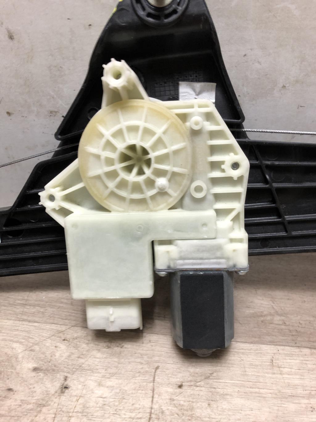 Alzacristalli elettrico anteriore destro RENAULT CLIO 5 PHASE 1 Gasolina/Híbrido - 1