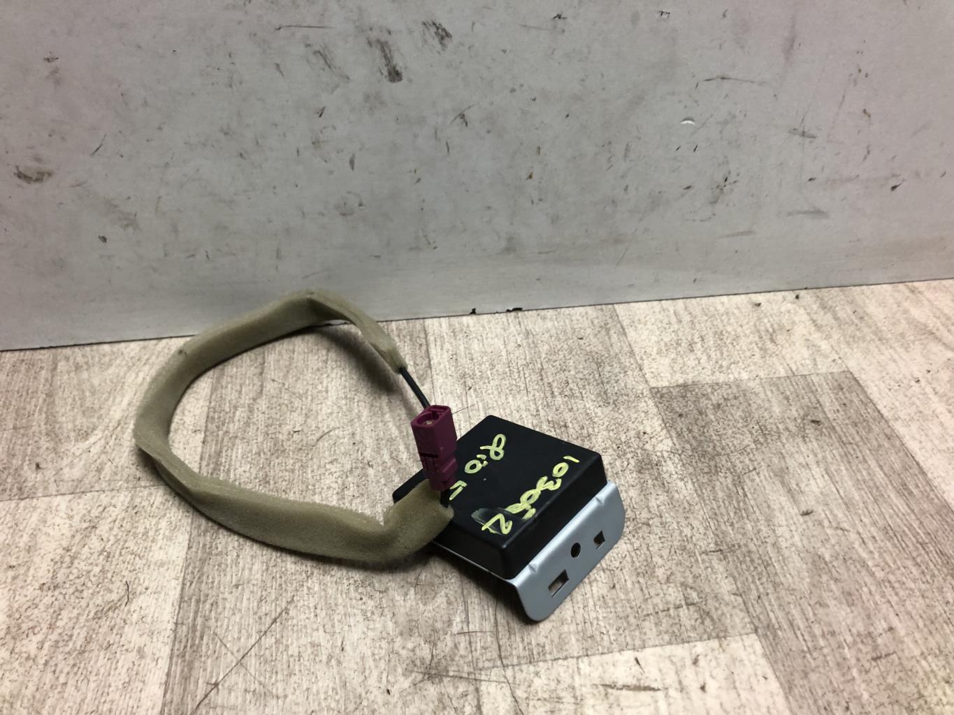Antenne RENAULT CLIO 5 PHASE 1 Essence/Hybride - 1