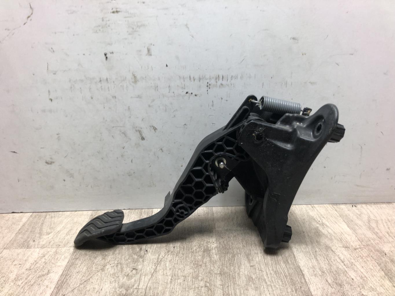 Pedale d'embrayage RENAULT CLIO 5 PHASE 1 Essence/Hybride - 1