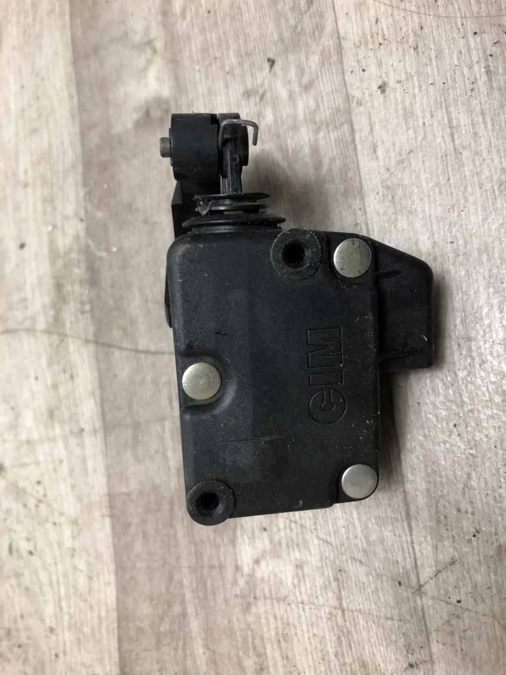 Fermeture centralisee coffre PEUGEOT 505 Diesel - 1