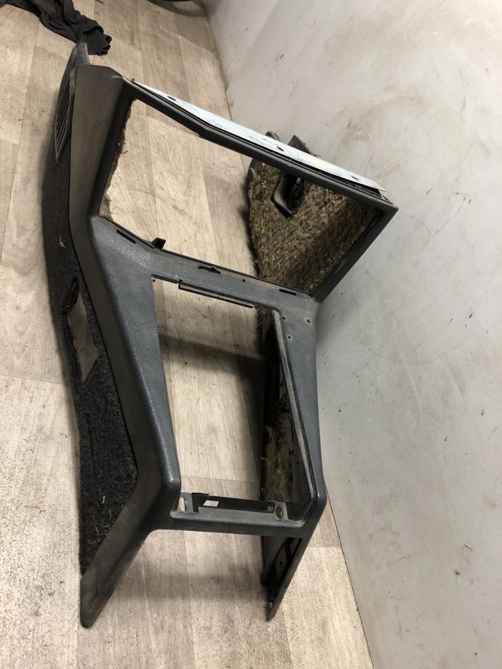 Console central (interieur plastique) PEUGEOT 505 Diesel - 1
