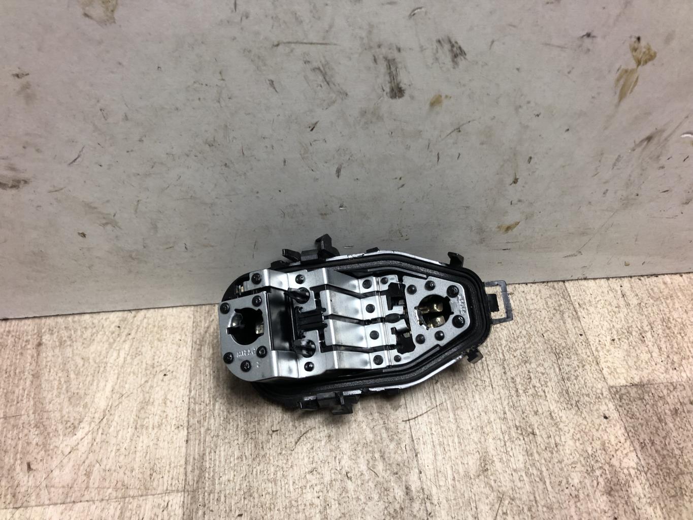 Base portalampade fanale posteriore destro RENAULT CLIO 4 PHASE 1 Diésel - 1
