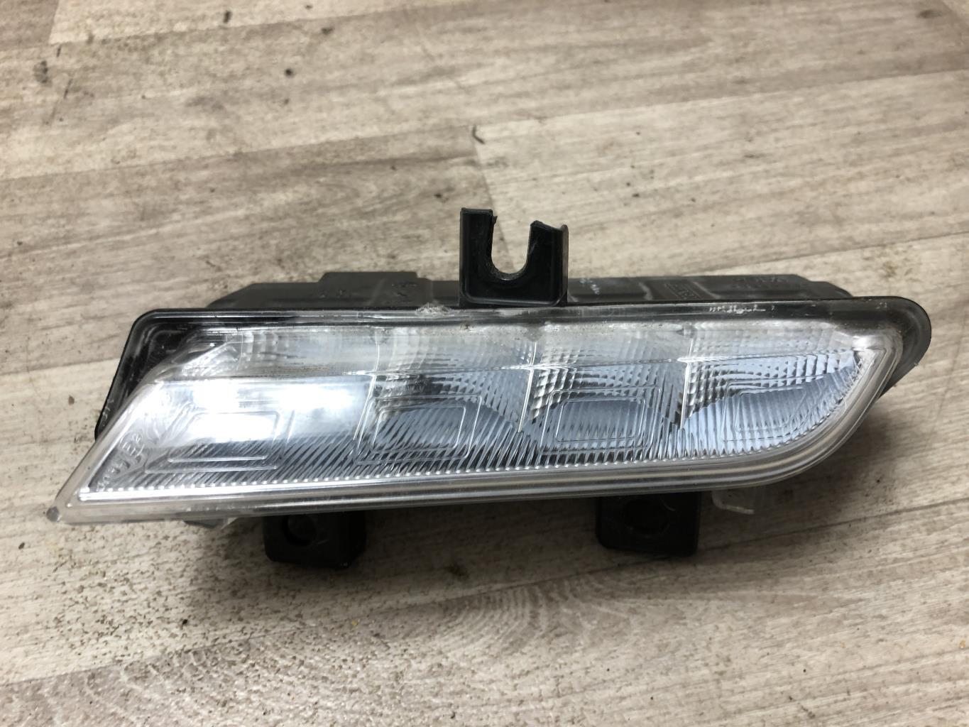 Feu diurne avant gauche RENAULT CLIO 4 PHASE 1 Diesel - 1