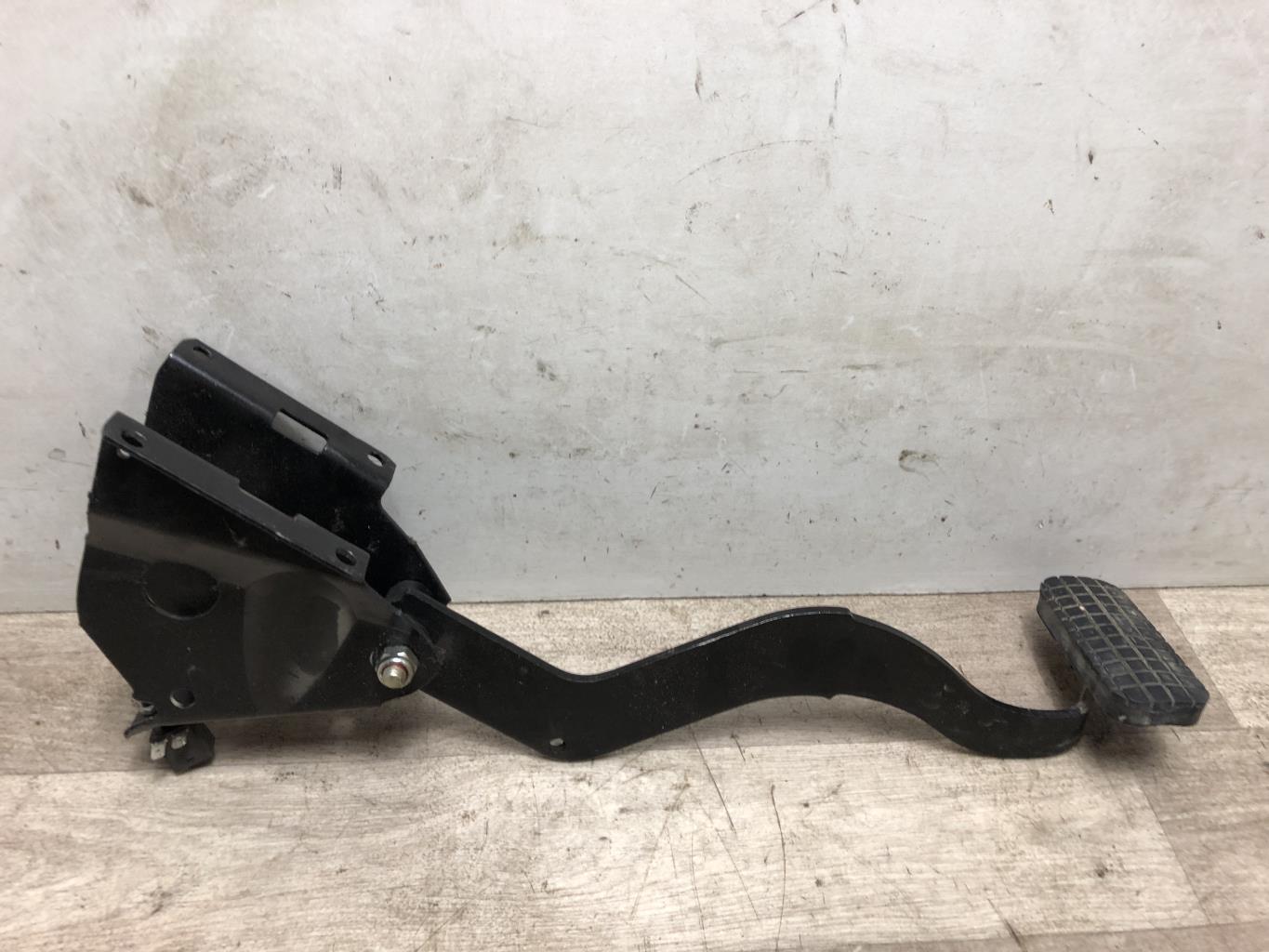 Pedale de frein PEUGEOT 505 Diesel - 1
