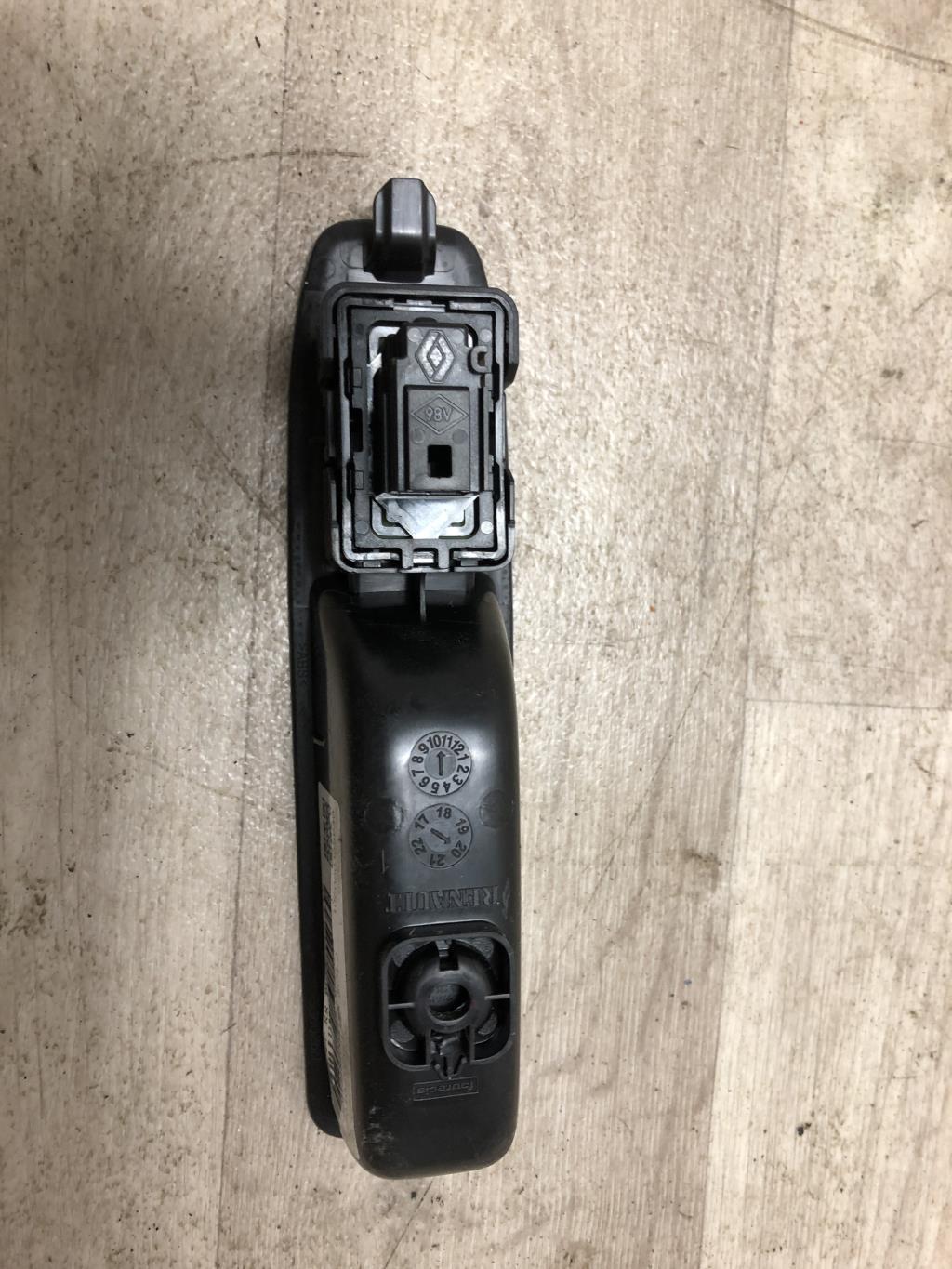 Interruttore lavacristalli posteriore destro RENAULT CLIO 5 PHASE 1 Gasolina/Híbrido - 1