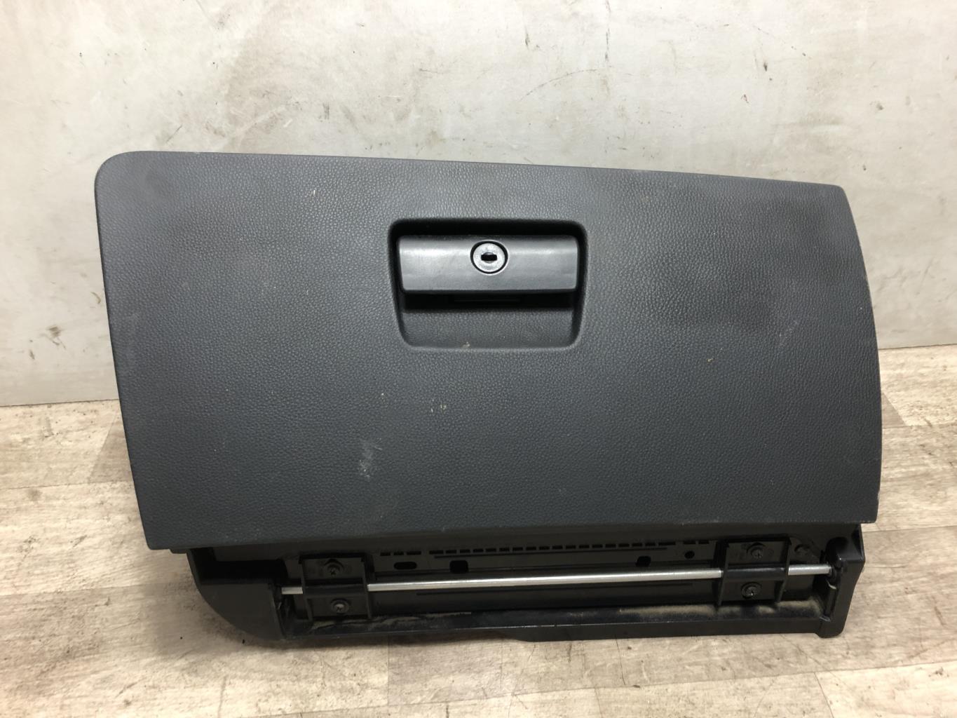 Boite a gants BMW SERIE 3 E90 PHASE 1 Diesel - 1