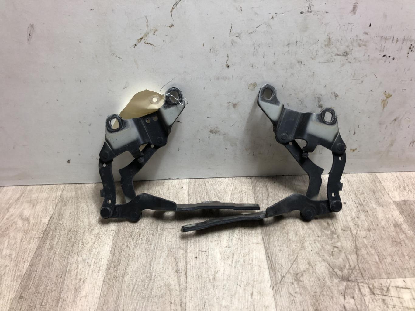 Charniere de capot BMW SERIE 3 E90 PHASE 1 Diesel - 1