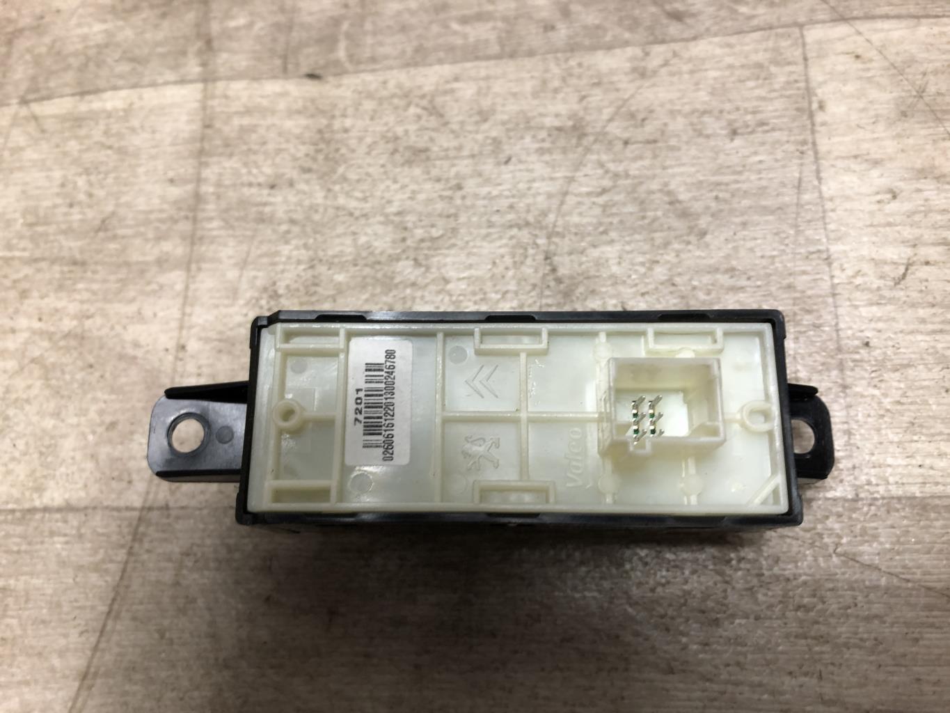 Commande GPS PEUGEOT 208 1 PHASE 1 Diesel - 1