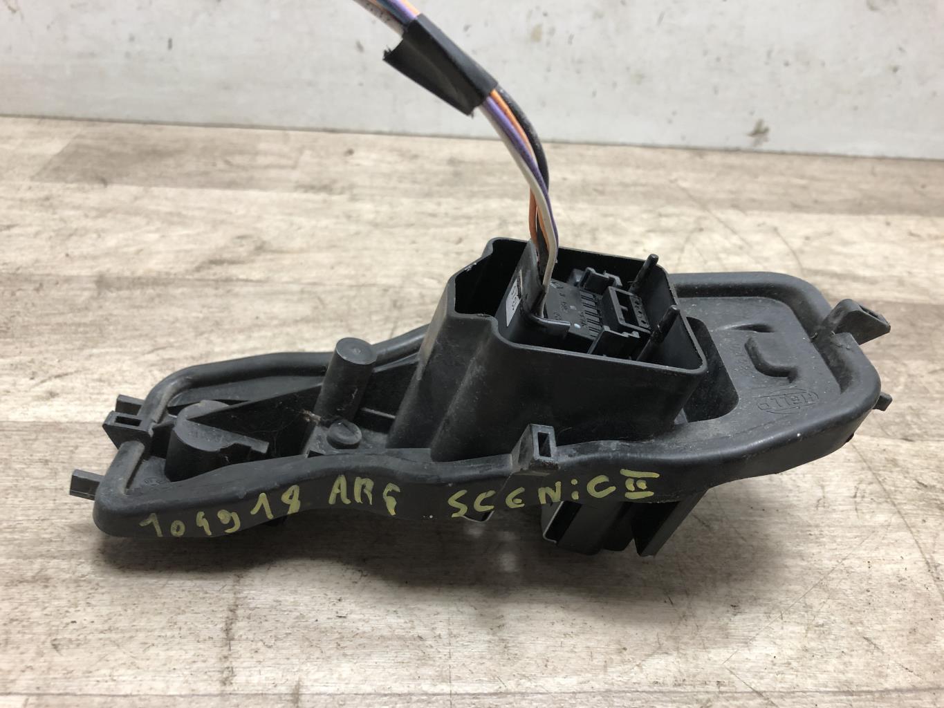 Base portalampade fanale posteriore sinistro RENAULT SCENIC 2 PHASE 2 Diésel - 1