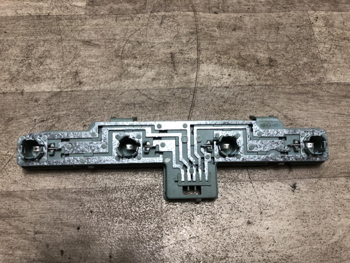 Base portalampade fanale posteriore destro OPEL ZAFIRA B PHASE 2 Diésel - 1